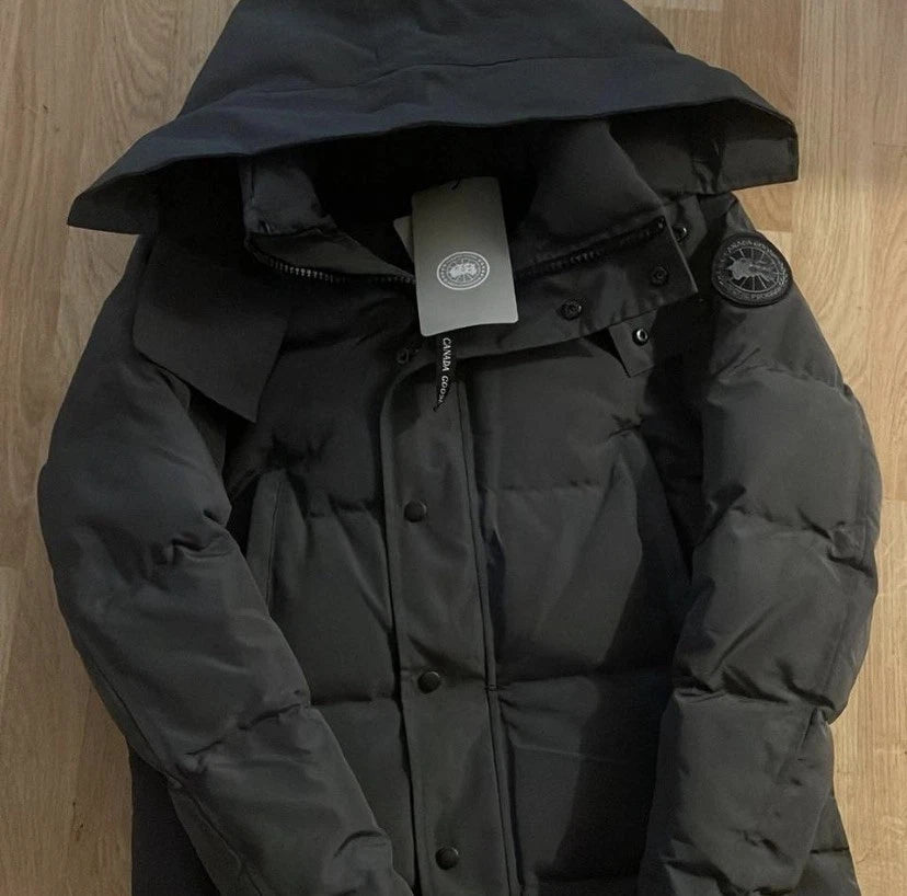 Canada Goose Wyndham Parka – Men’s Black Badge Edition